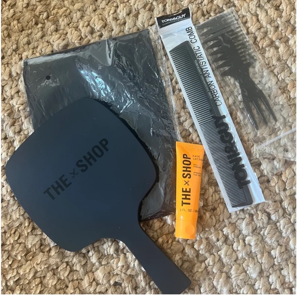 Black Handheld Mirror and Comb Set The Shop